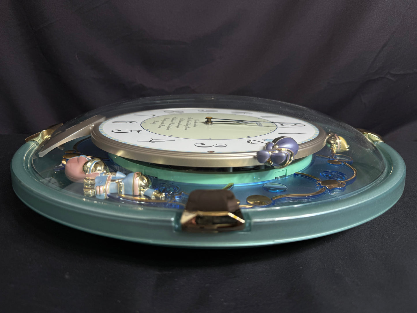 Seiko AM629M “Zig Zag Playground” Musical Decorative Pendulum Wall Clock from Japan
