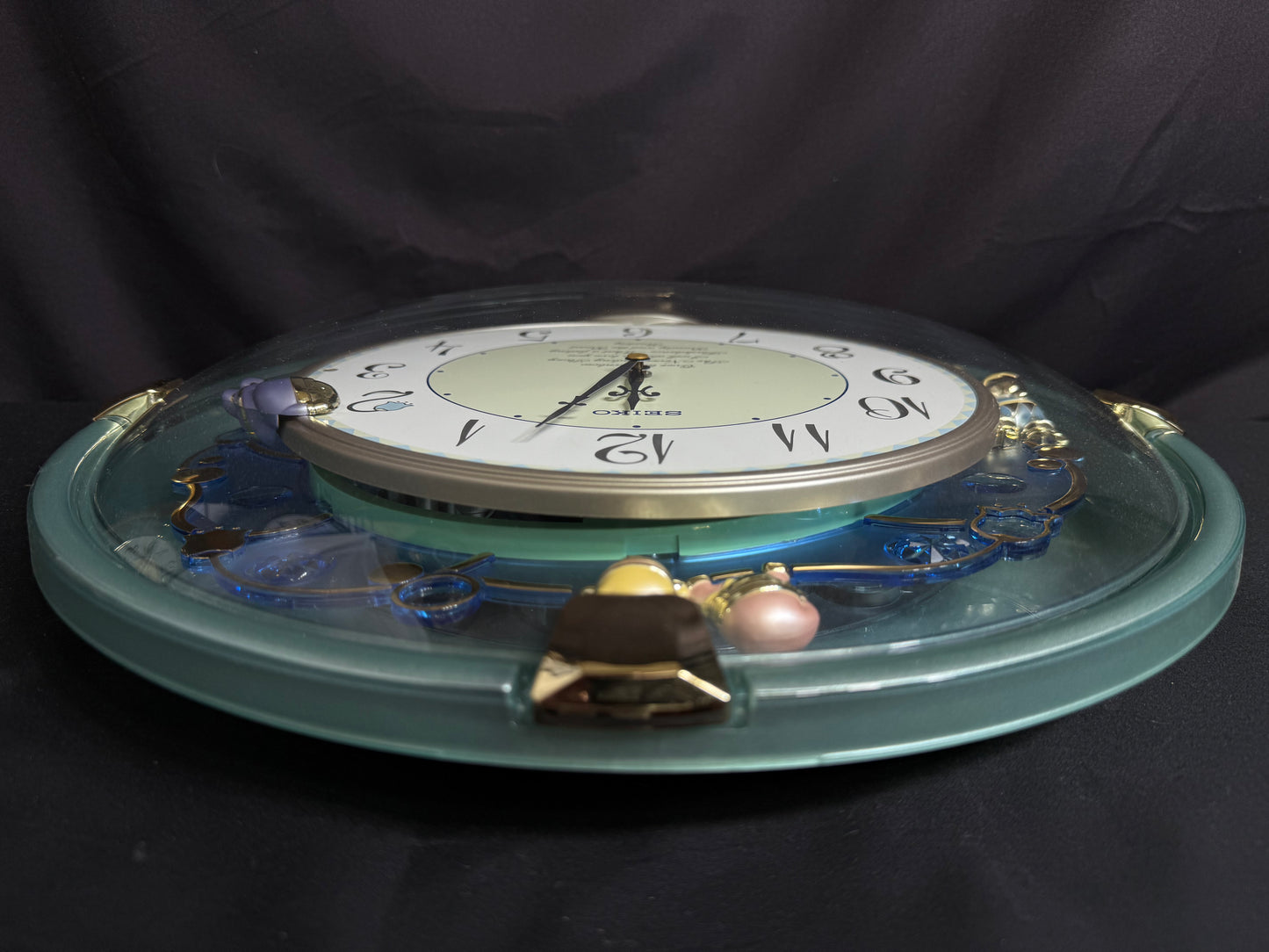 Seiko AM629M “Zig Zag Playground” Musical Decorative Pendulum Wall Clock from Japan