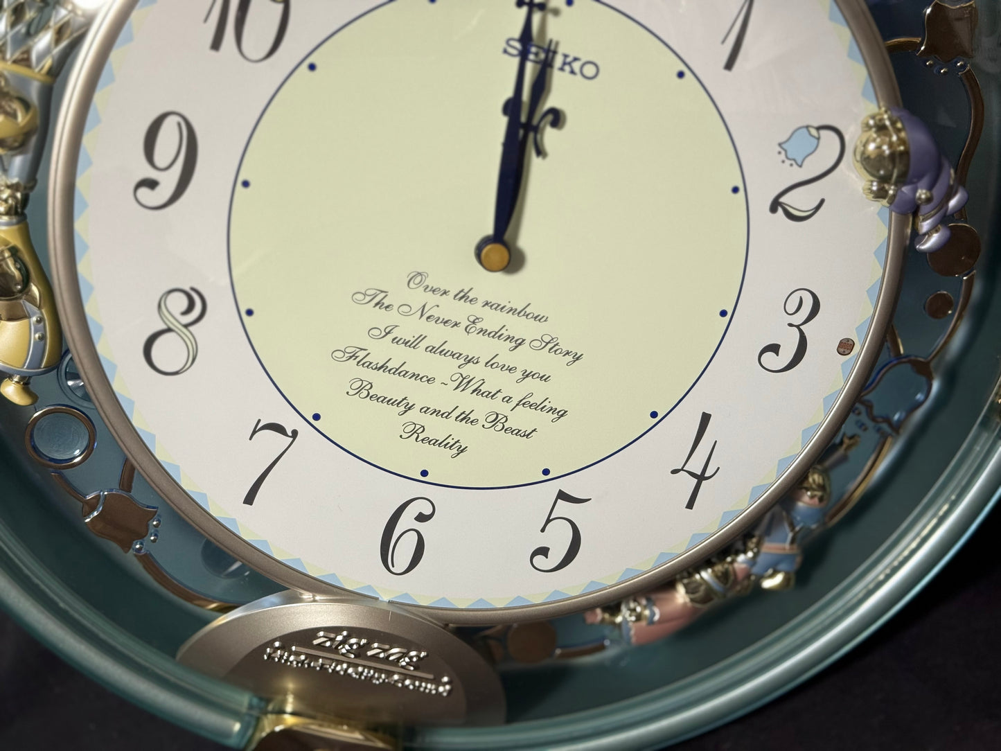 Seiko AM629M “Zig Zag Playground” Musical Decorative Pendulum Wall Clock from Japan