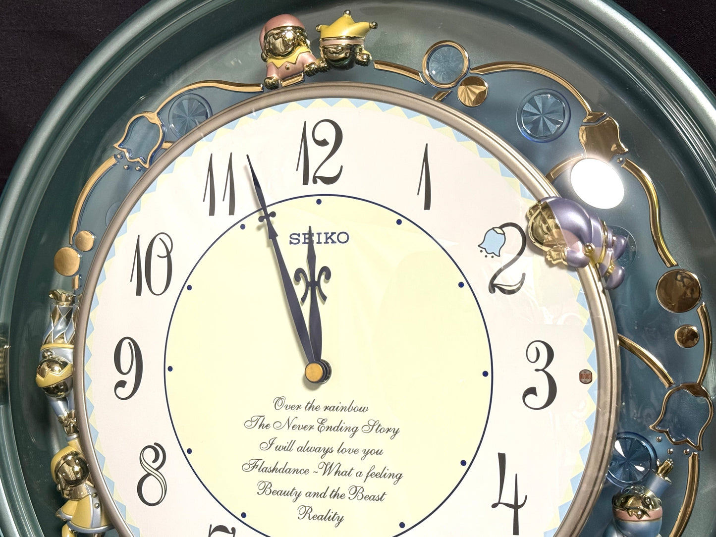 Seiko AM629M “Zig Zag Playground” Musical Decorative Pendulum Wall Clock from Japan