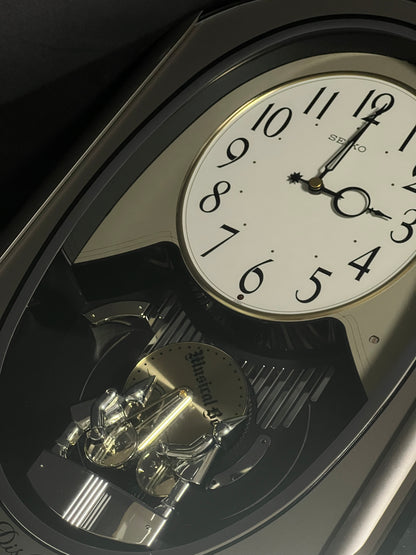 Seiko RE528S "Diskdream Music Box" Musical Motion Wall Clock from Japan with Moving Figurines