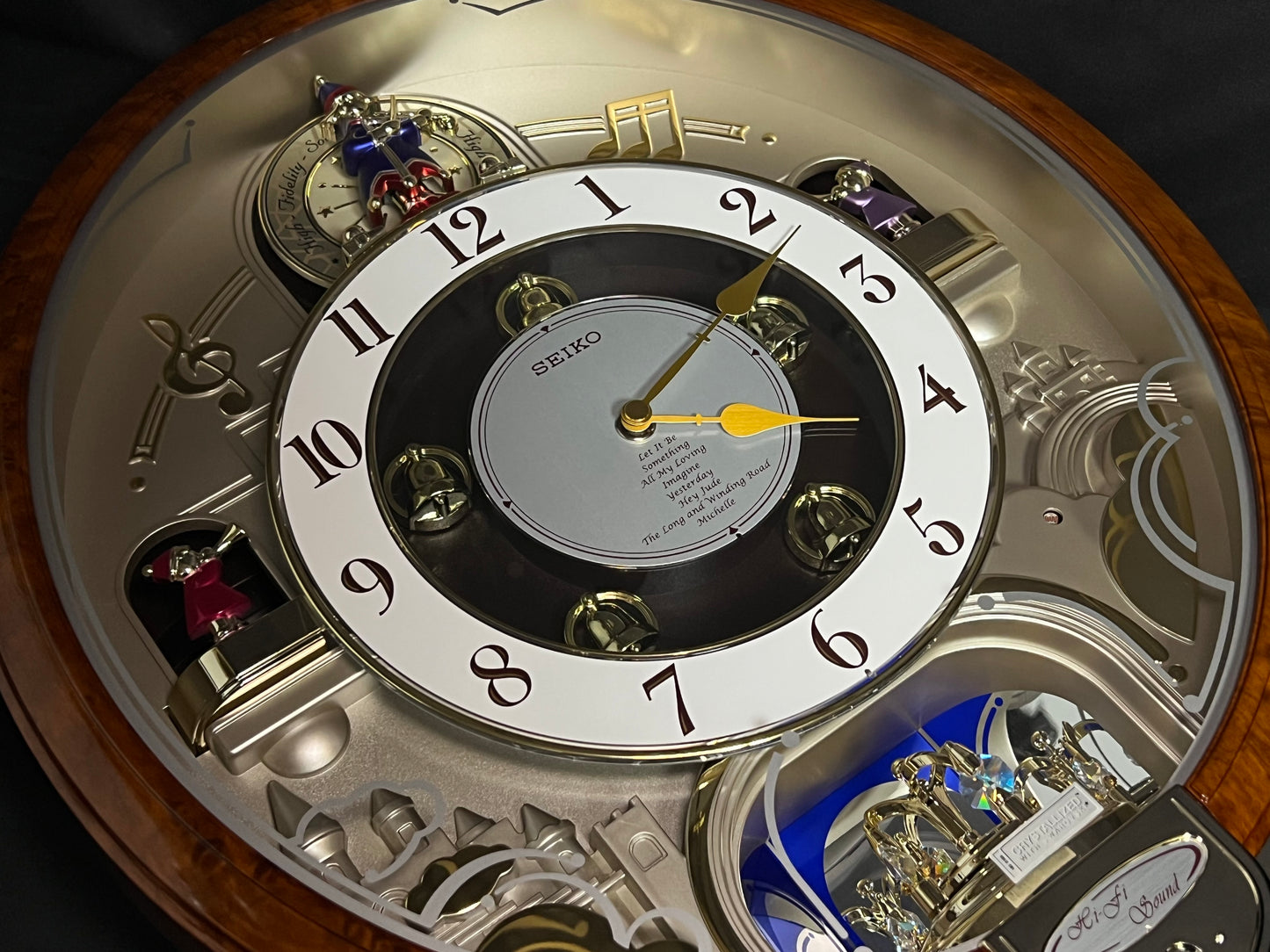 Seiko QXM134BRH "2005 Special Collector's Edition" Melodies in Motion Musical Moving Wall Clock with Music by The Beatles