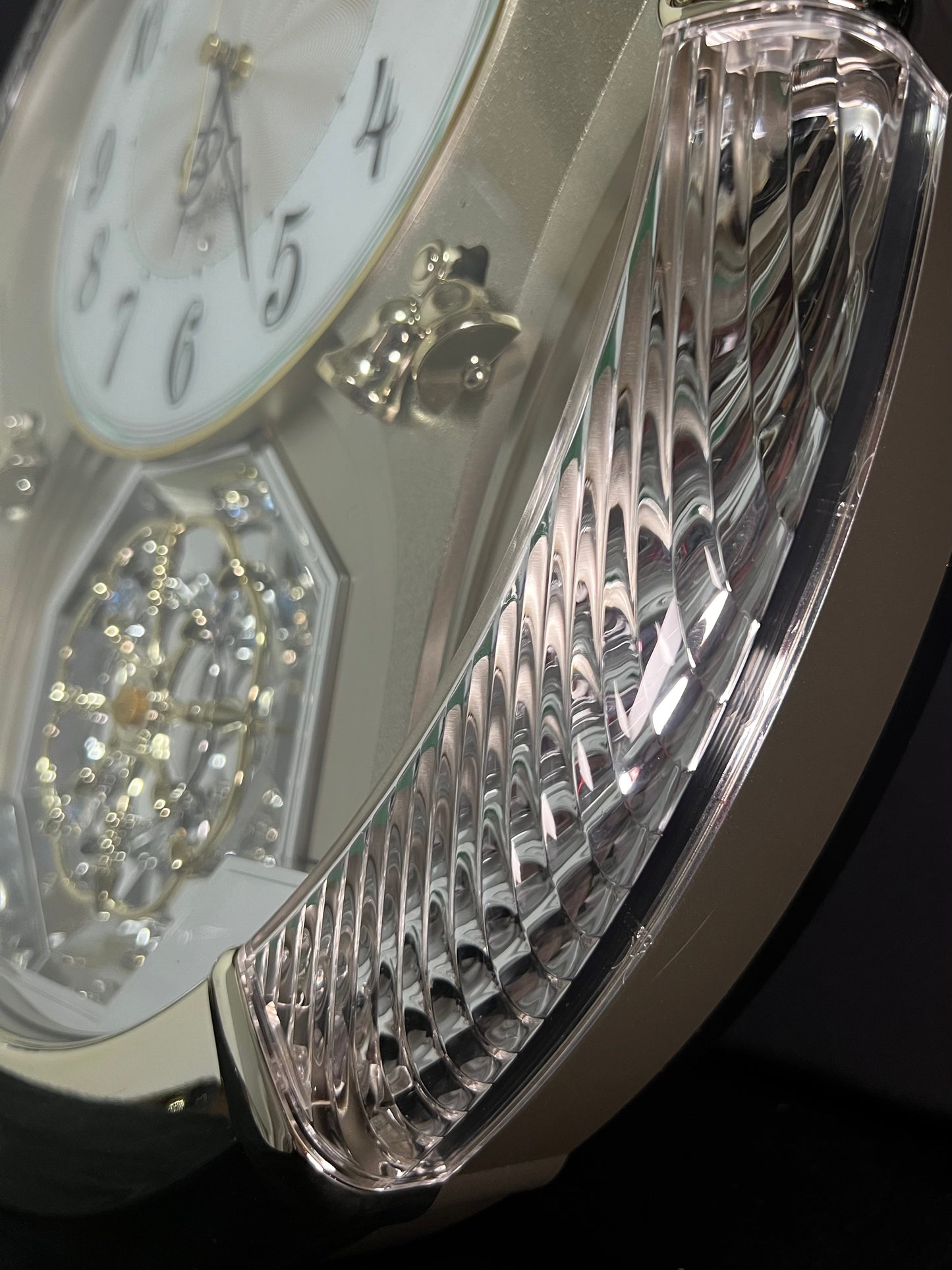 Citizen (Rhythm) "Pal Muse Lumière" Musical Motion Decorative Pendulum Wall Clock from Japan with LED Light Show - 4MN430-018