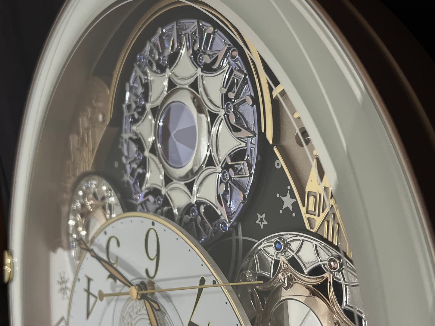 Rhythm "Small World Noel (White)" Magic Motion Musical Wall Clock from Japan with Rotating Dial - 4MN509RH03
