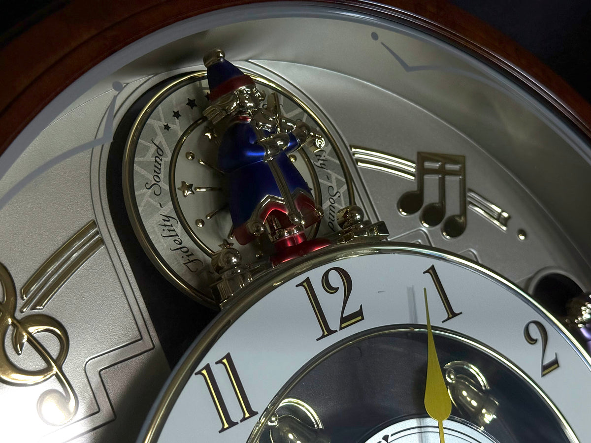 Seiko QXM134BRH "2005 Special Collector's Edition" Melodies in Motion Musical Moving Wall Clock with Music by The Beatles