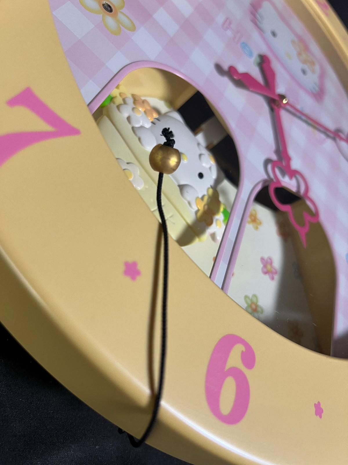 Citizen (Rhythm) x Sanrio "Hello Kitty M756" Magic Motion Musical Wall Clock from Japan with Dancing Hands - 4MH756-003