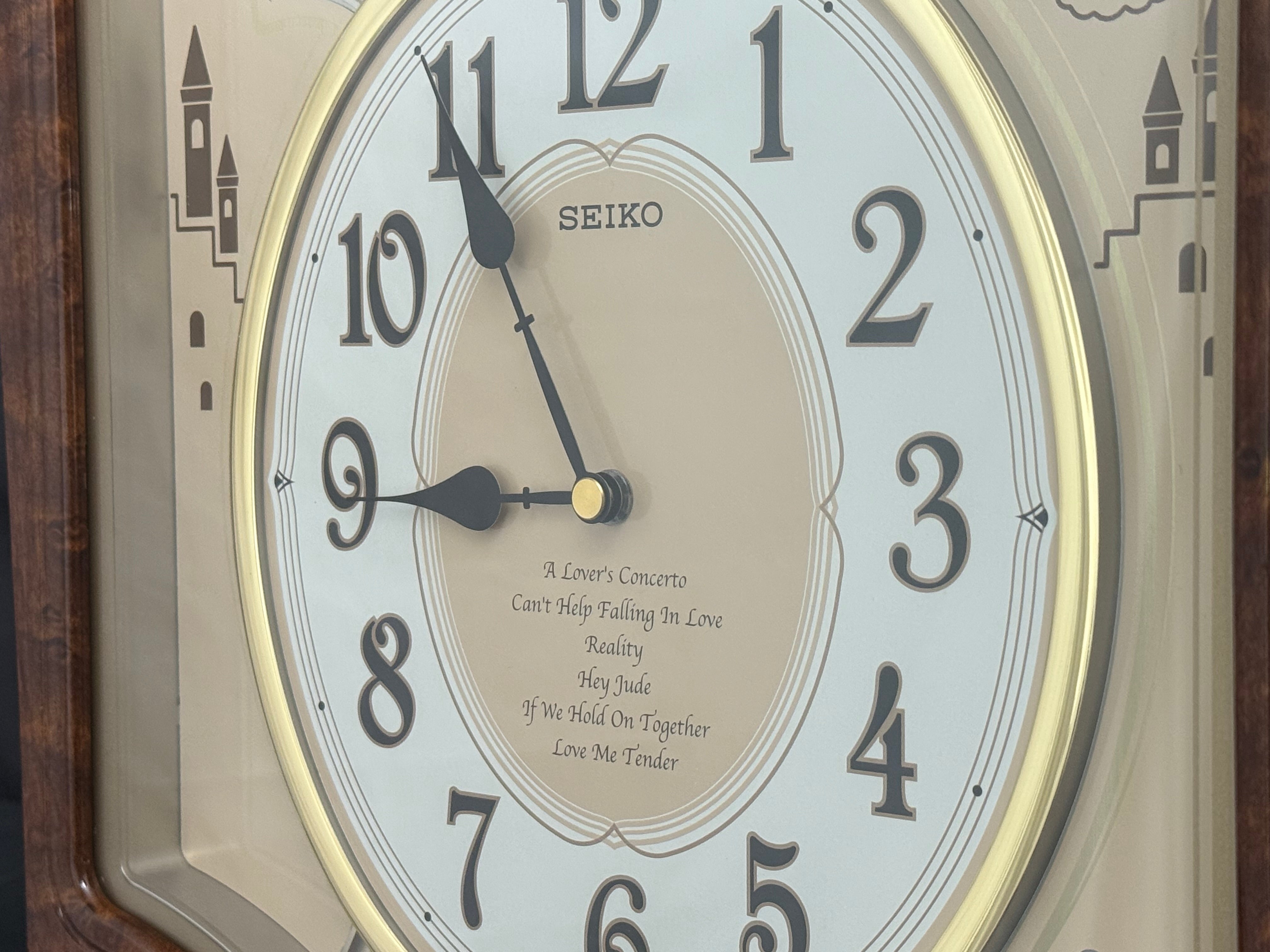 Seiko QXM135BRH 