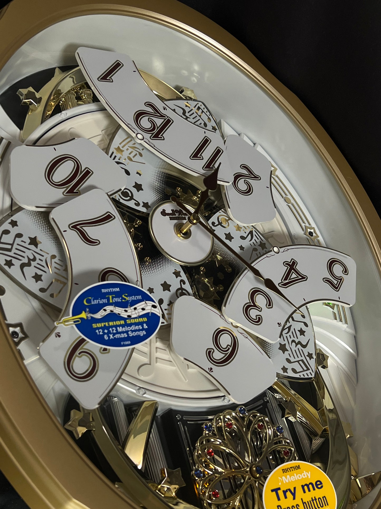Rhythm “Marvelous” Magic Motion Musical Wall Clock with Moving Dial - 4MH842WD18